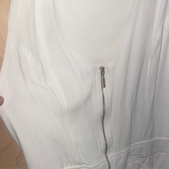 Guess Classic White V-Neck Blouse - Picture 7 of 8